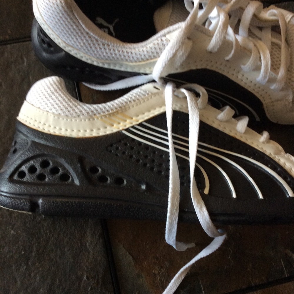 COPY - Puma Tennis Shoes - Picture 4 of 8